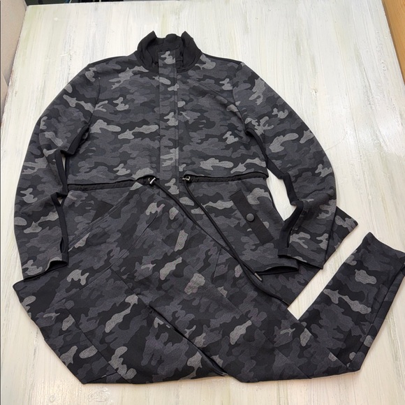 Cabi ATC Gray Camouflage Jacket and matching ATC Leggings Set Sz L/M - Picture 3 of 16